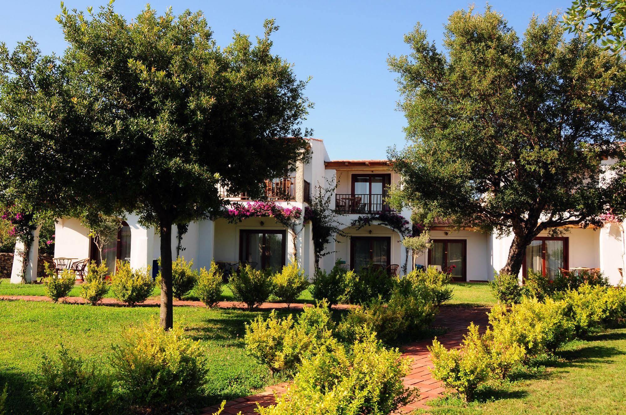 Aparthotel Le Tre Querce San Teodoro  Exterior foto