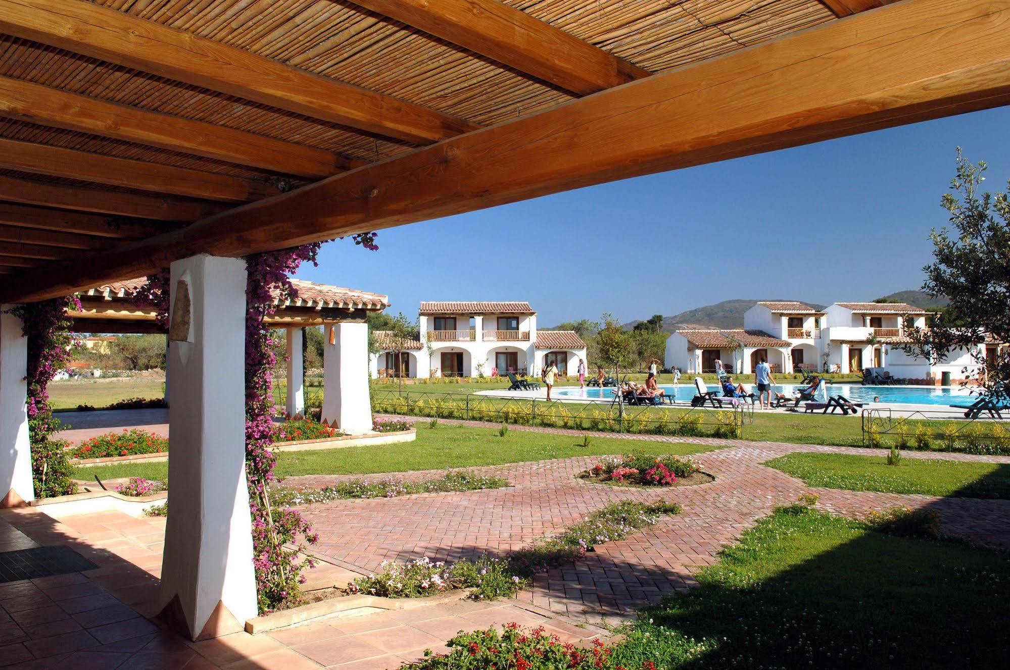 Aparthotel Le Tre Querce San Teodoro  Exterior foto