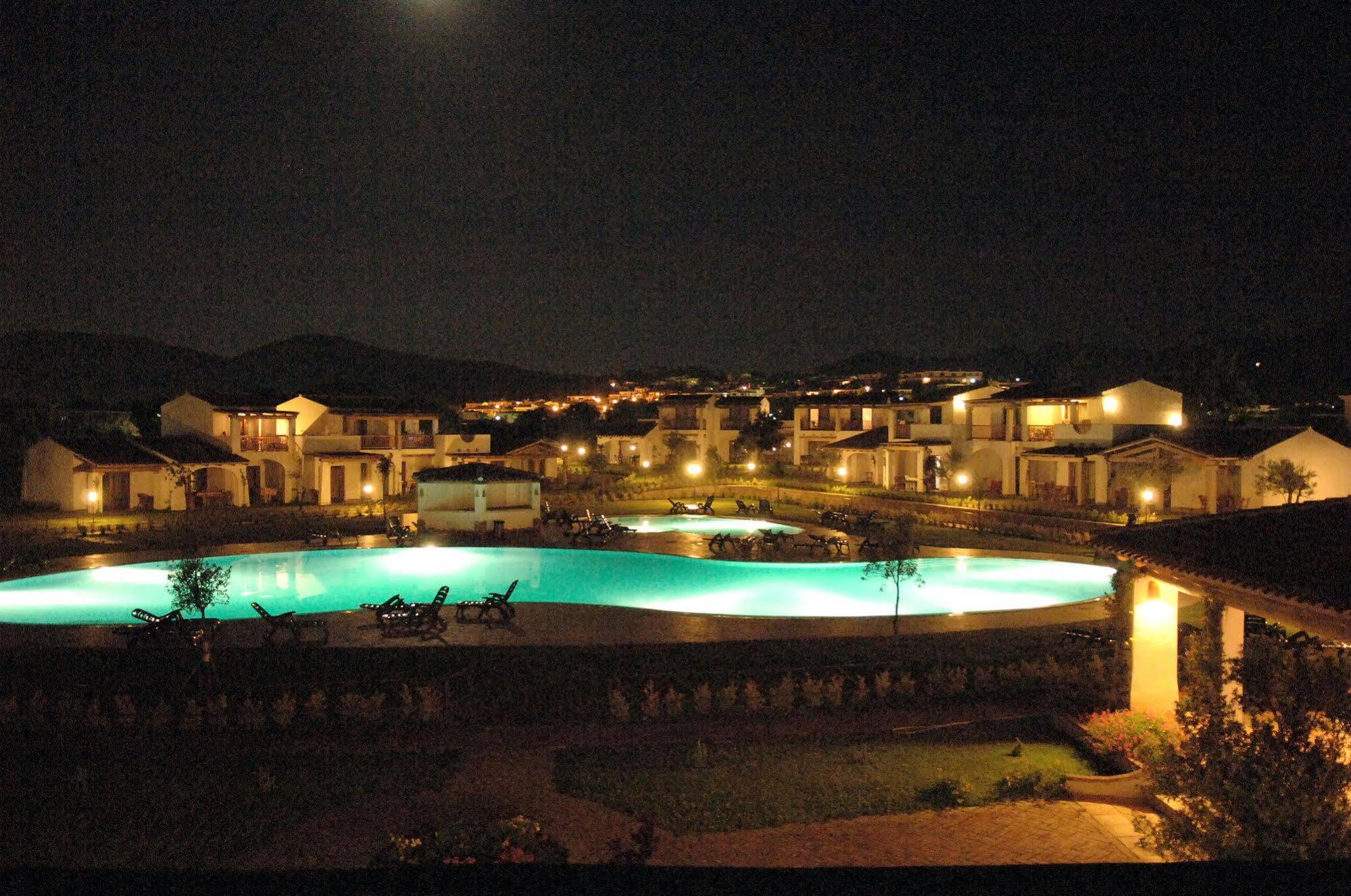 Aparthotel Le Tre Querce San Teodoro  Exterior foto