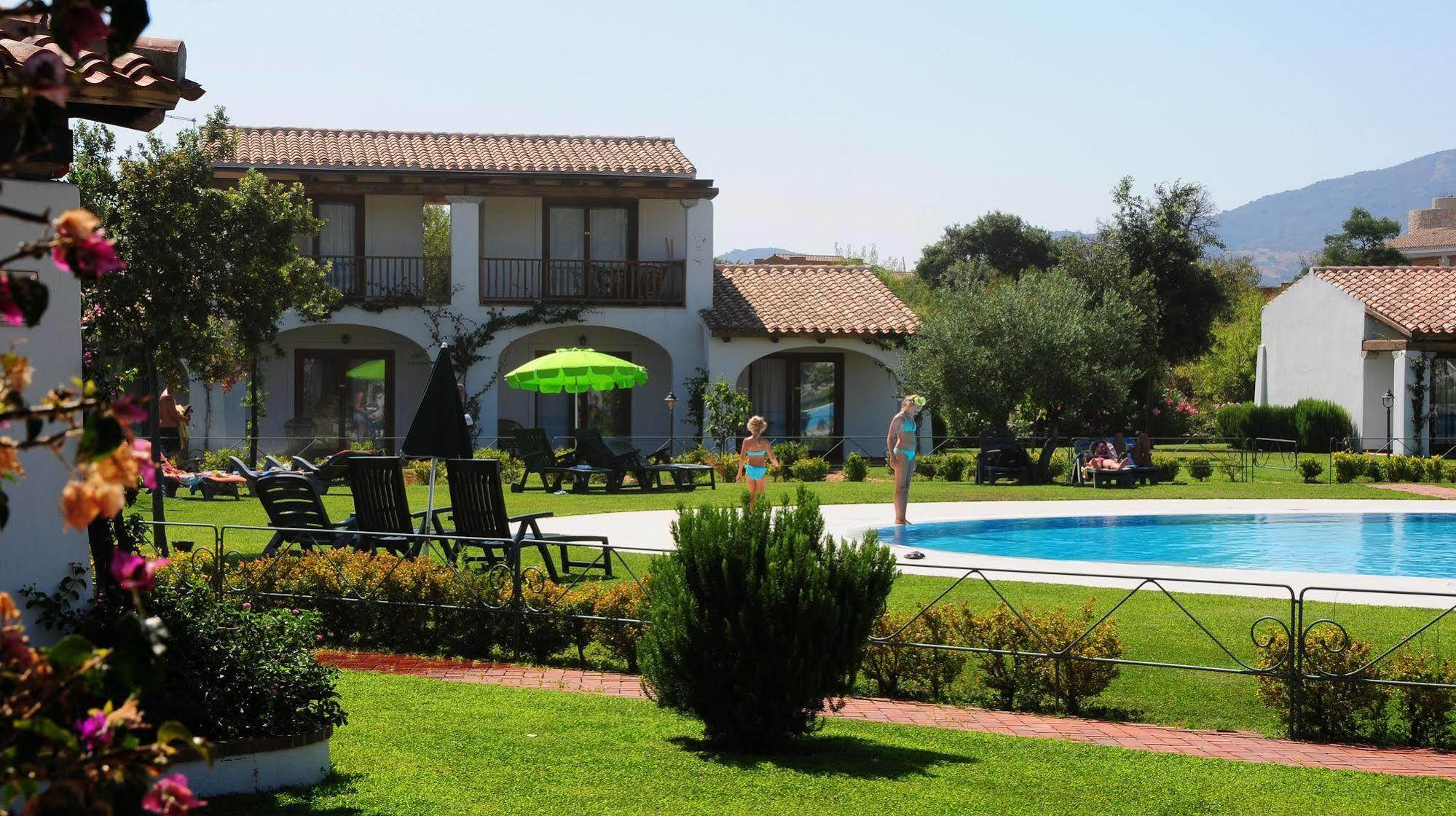 Aparthotel Le Tre Querce San Teodoro  Exterior foto