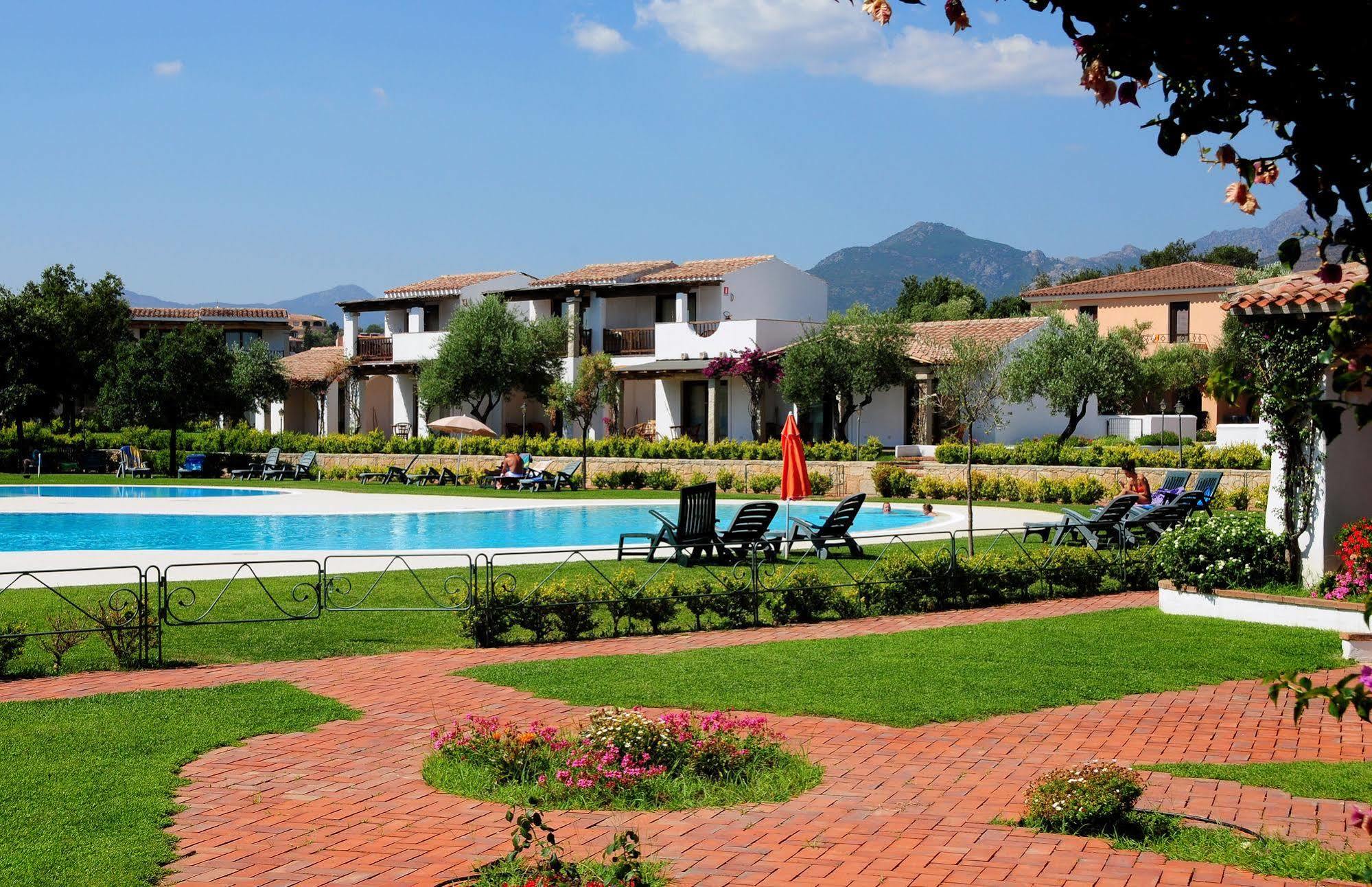 Aparthotel Le Tre Querce San Teodoro  Exterior foto