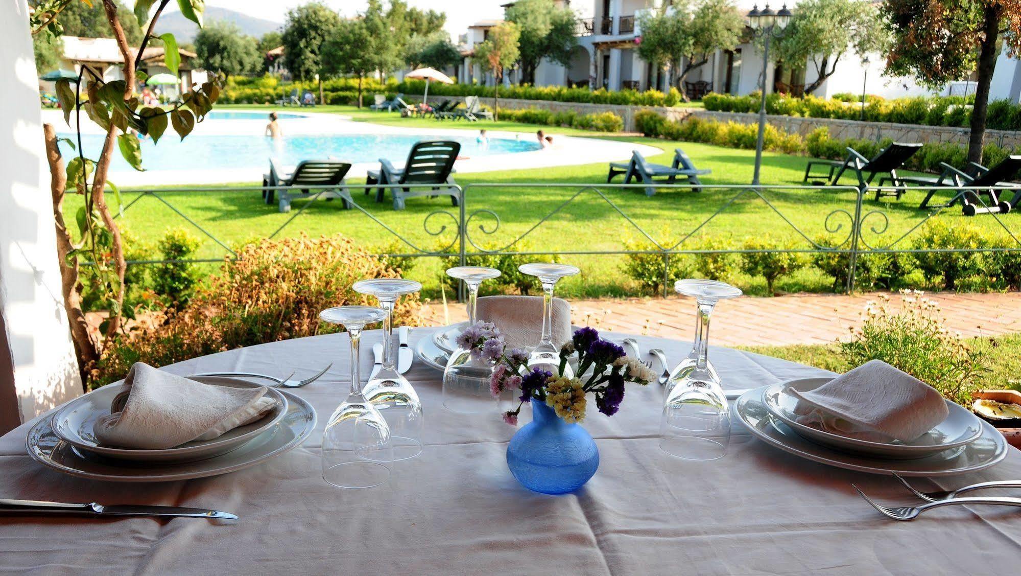 Aparthotel Le Tre Querce San Teodoro  Exterior foto