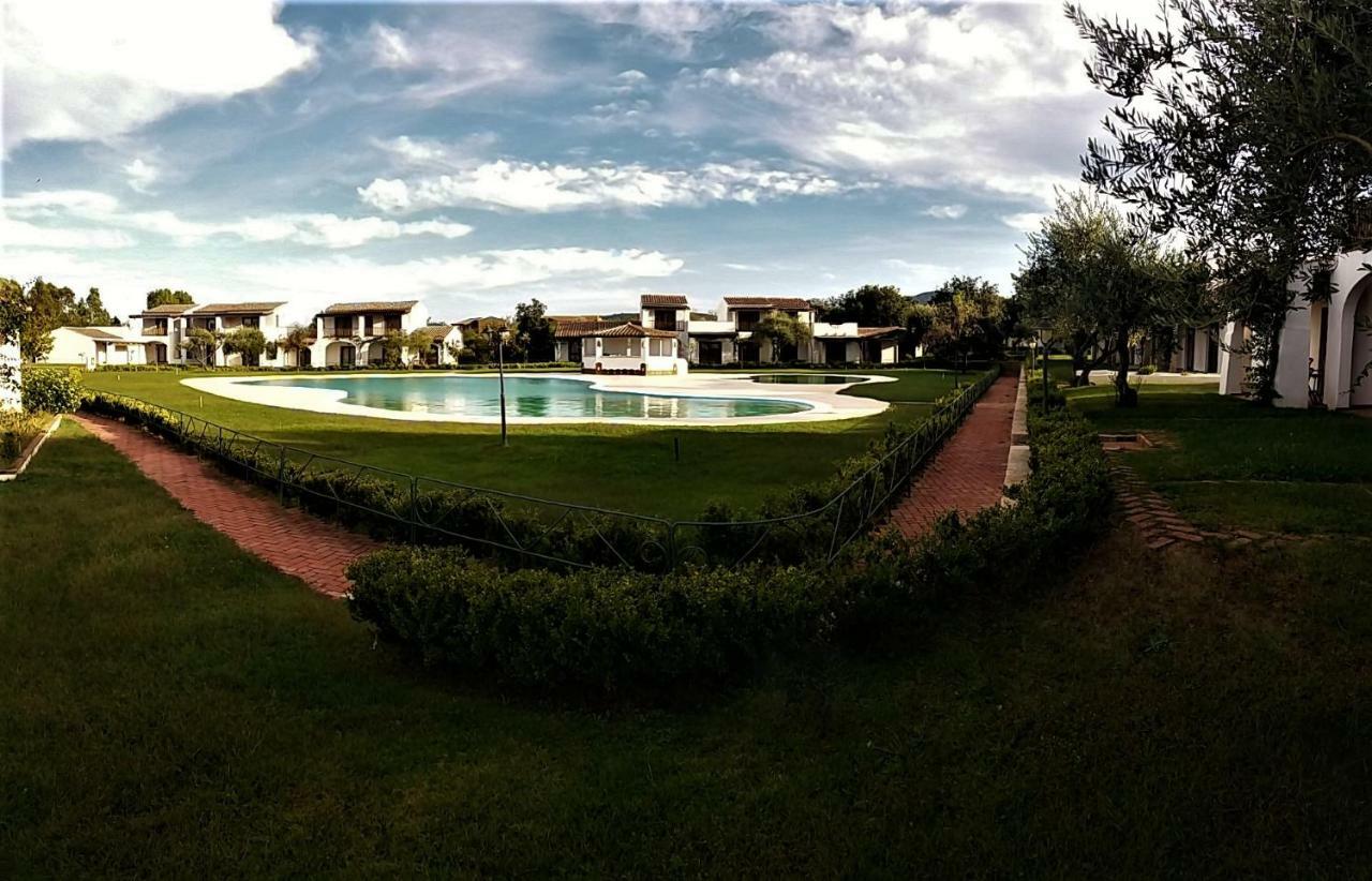 Aparthotel Le Tre Querce San Teodoro  Exterior foto